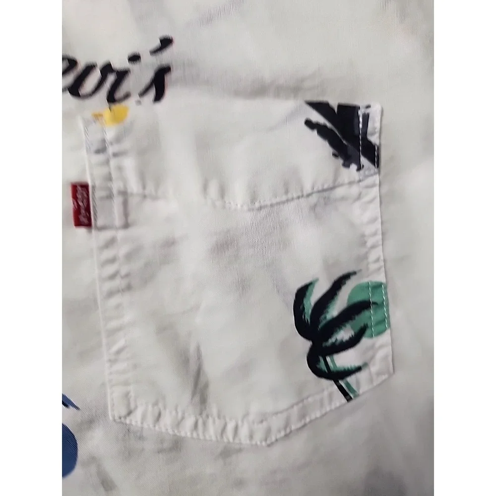 VTG Levi's Men's Tropical Large White AOP Palm Trees Short Sleeve Button‎ Shirt